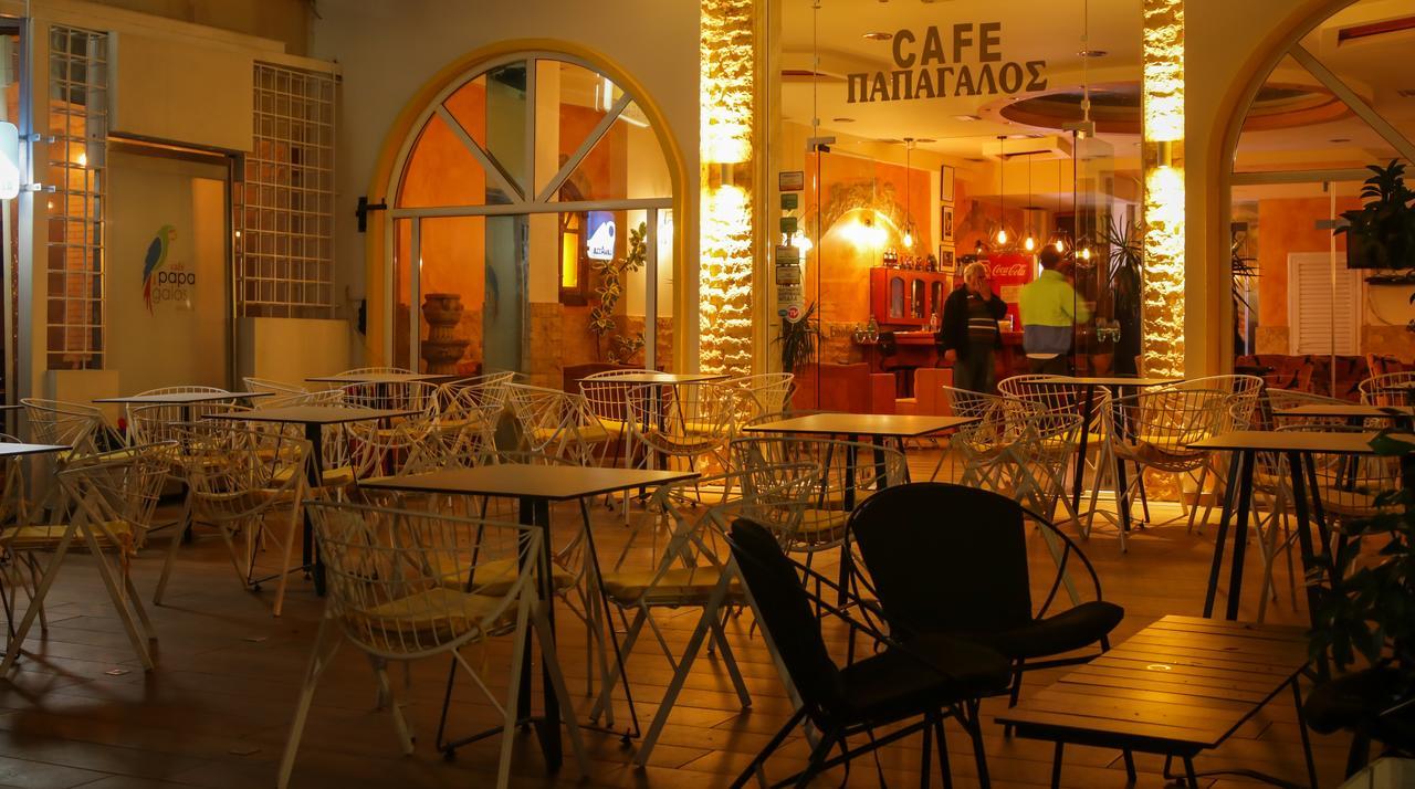 Hotel Papagalos Neos Marmaras Eksteriør billede